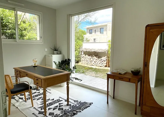 Pgh N2 - Avec Piscine A 50m De La Villa *